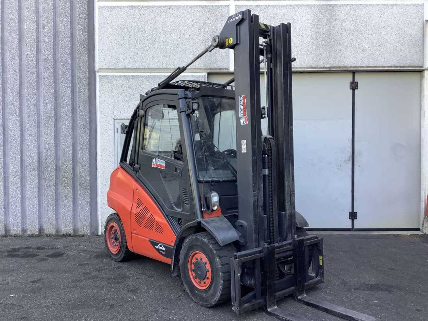 Wózki widłowe używane LINDE H50D-02 DIESEL VIERRADFRONTSTAPLER (13073374)