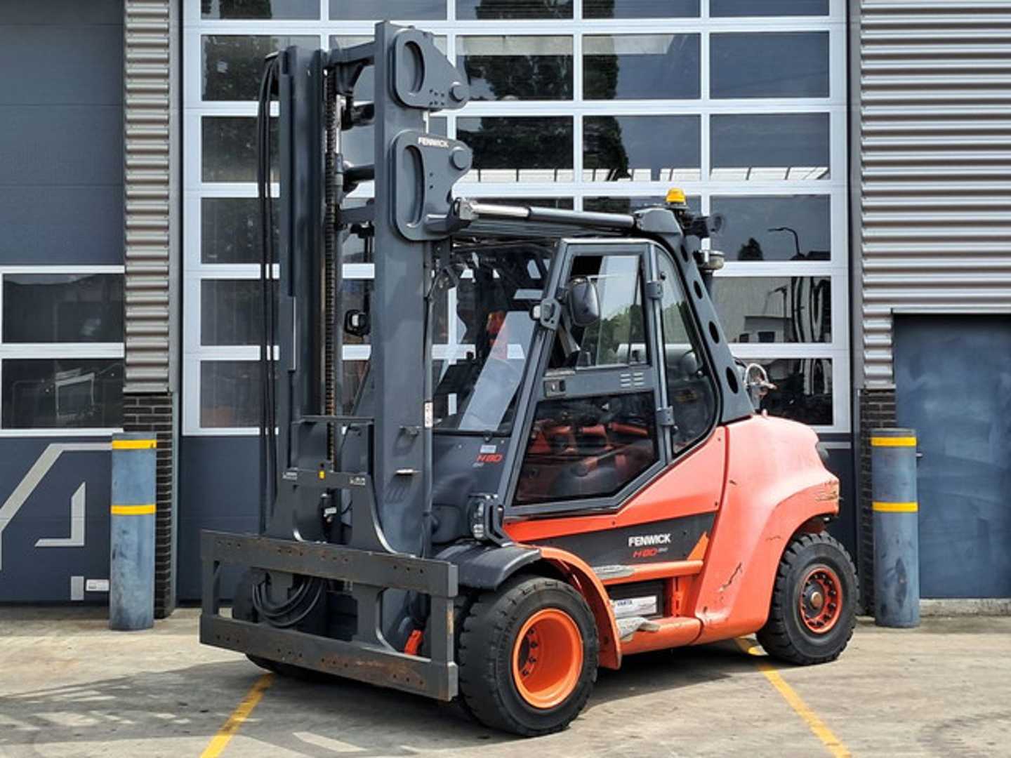 Wózki widłowe używane LINDE H80T-03/900 GAS VIERRADFRONTSTAPLER (13046531)