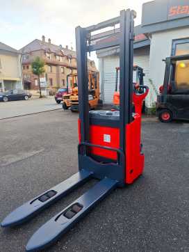 Wózki widłowe używane LINDE L 12 ELEKTRO HOCHHUBWAGENDEICHSEL (12908558)