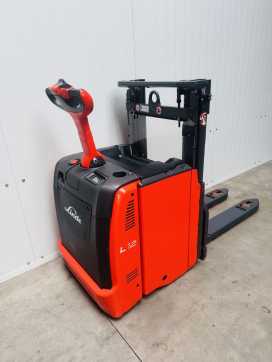 Wózki widłowe używane LINDE L 12 L Initialhub Batterie Bj.21 ELEKTRO HOCHHUBWAGENDEICHSEL (13066507)