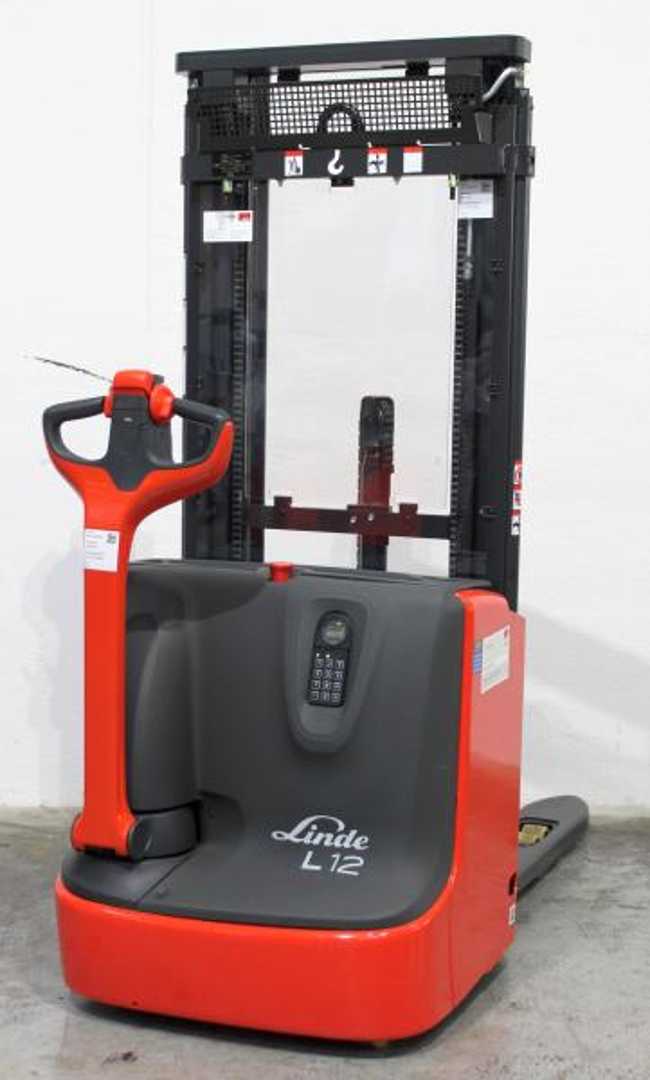 Wózki widłowe używane LINDE L 12 i 1172-01 ELEKTRO HOCHHUBWAGENDEICHSEL (13058482)
