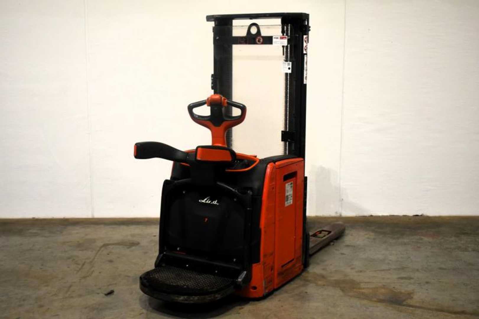 Wózki widłowe używane LINDE L 14 AP i 1173-01 ELEKTRO HOCHHUBWAGENFAHRERSTAND (13021748)