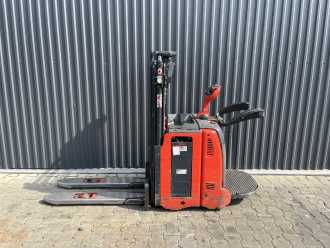 Wózki widłowe używane LINDE L12AP ELEKTRO HOCHHUBWAGENFAHRERSTAND (13065387)