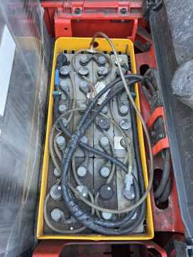 Wózki widłowe używane LINDE L14AP ELEKTRO HOCHHUBWAGENFAHRERSTAND (13054581)