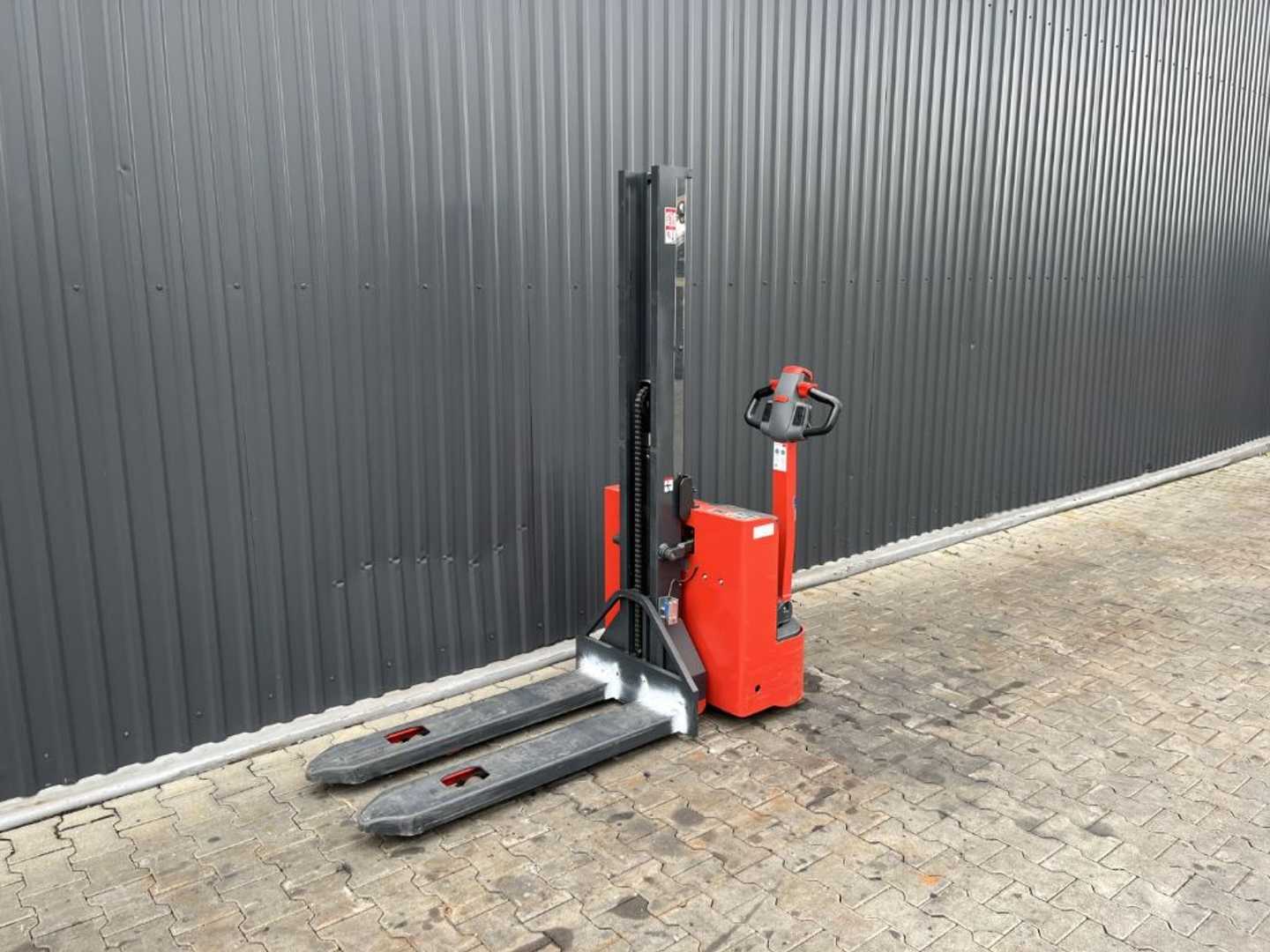 Wózki widłowe używane LINDE MM10i ELEKTRO HOCHHUBWAGENDEICHSEL (13066800)