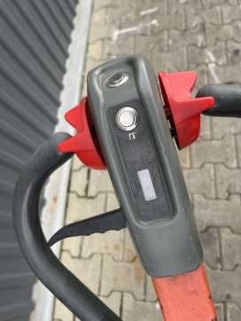 Wózki widłowe używane LINDE MT12 ELEKTRO NIEDERHUBWAGENDEICHSEL (13068827)