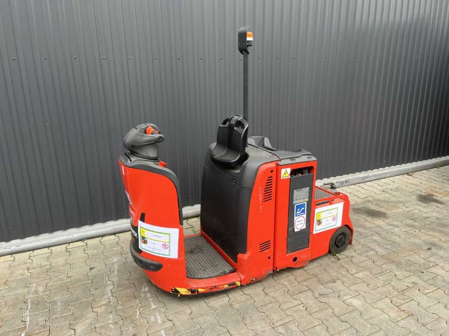 Wózki widłowe używane LINDE P30 ELEKTRO SCHLEPPER (13068806)