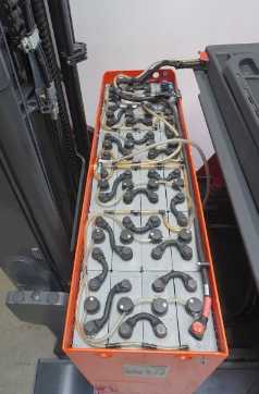 Wózki widłowe używane LINDE R 10 B 1120 ELEKTRO SCHUBMASTSTAPLER (12969325)