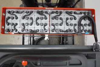 Wózki widłowe używane LINDE R 14 G 1120 ELEKTRO SCHUBMASTSTAPLER (13032608)