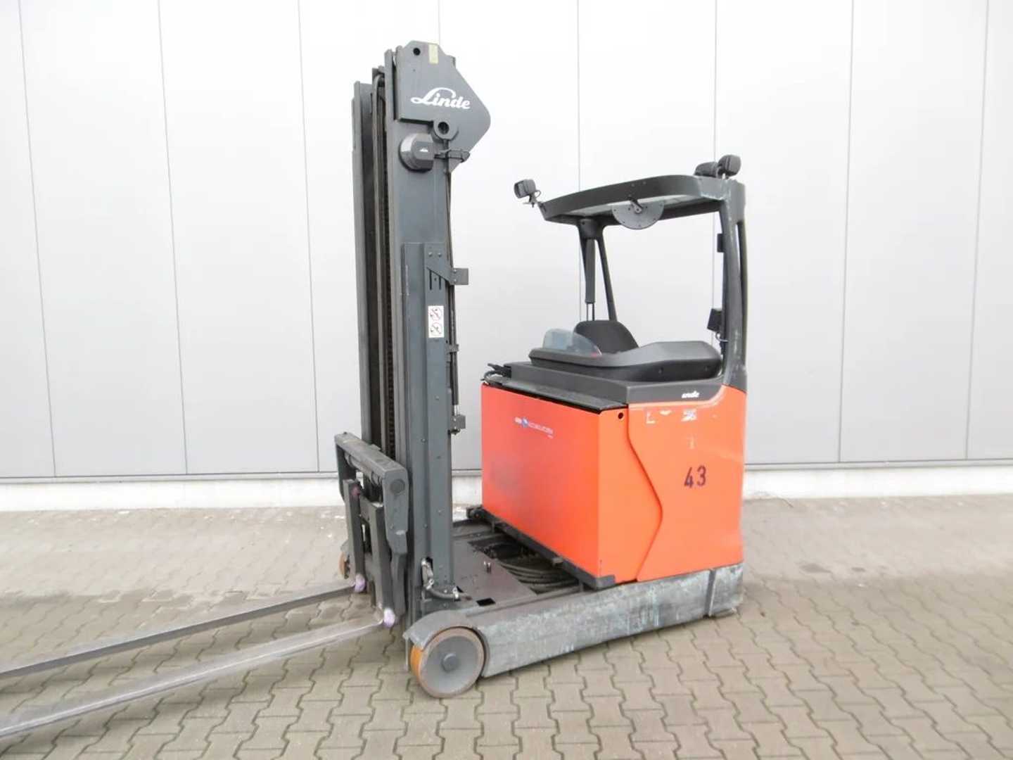 Wózki widłowe używane LINDE R 16 - 01 ELEKTRO SCHUBMASTSTAPLER (12978474)