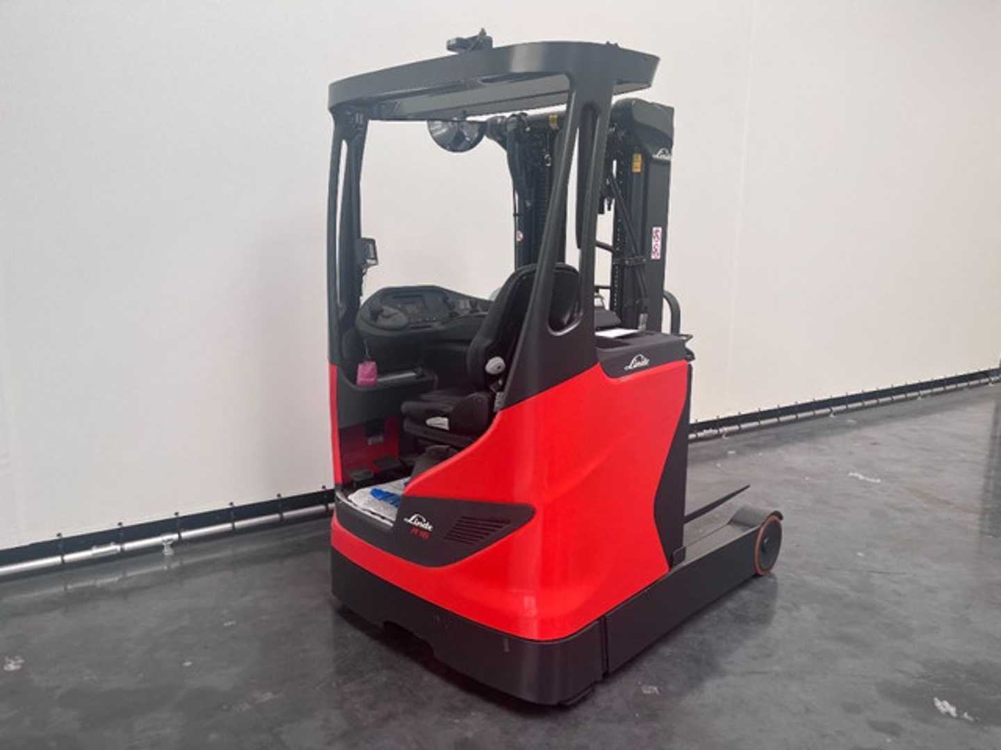 Wózki widłowe używane LINDE R 16 B 1270 MM R 16 B-01 ongebruikt ELEKTRO SCHUBMASTSTAPLER (12999173)