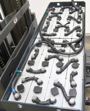 Wózki widłowe używane LINDE R 25 F 8923 ELEKTRO VIERWEGESTAPLER (13063264)