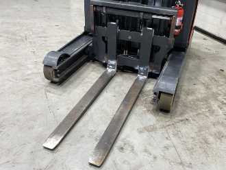 Wózki widłowe używane LINDE R14-01 ELEKTRO SCHUBMASTSTAPLER (13033821)