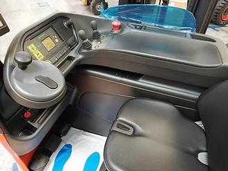 Wózki widłowe używane LINDE R16 HD ELEKTRO SCHUBMASTSTAPLER (13063624)