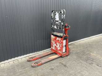 Wózki widłowe używane LINDE T16 ELEKTRO NIEDERHUBWAGENDEICHSEL (13042974) backdrop