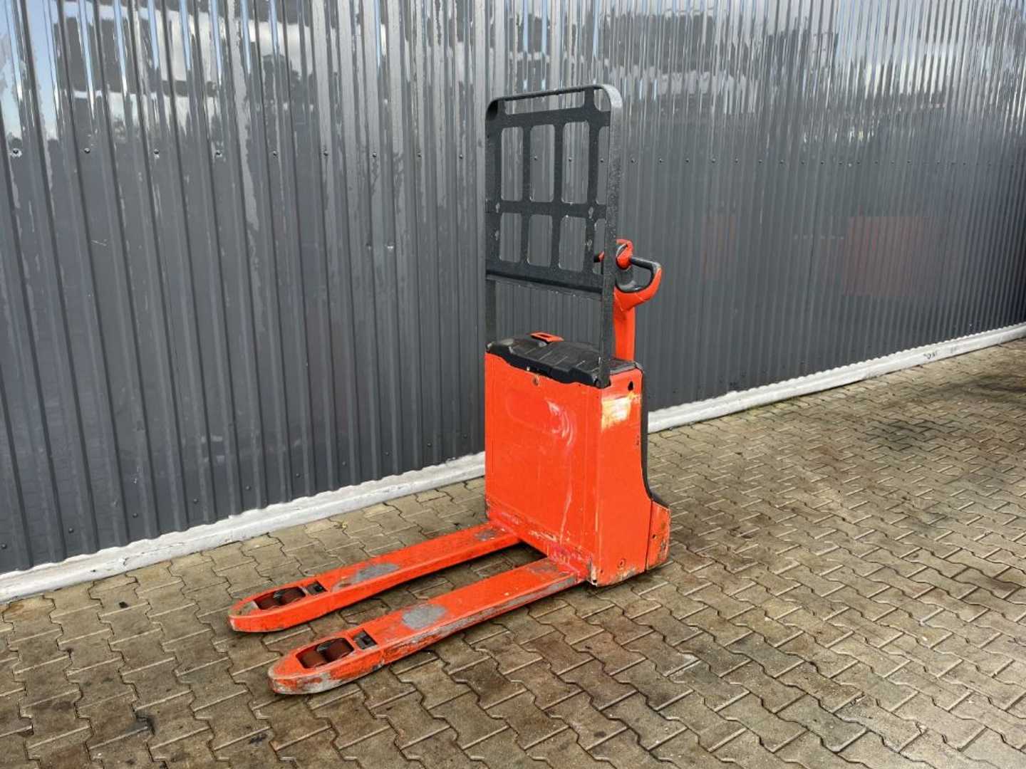 Wózki widłowe używane LINDE T16 ELEKTRO NIEDERHUBWAGENDEICHSEL (13069223)
