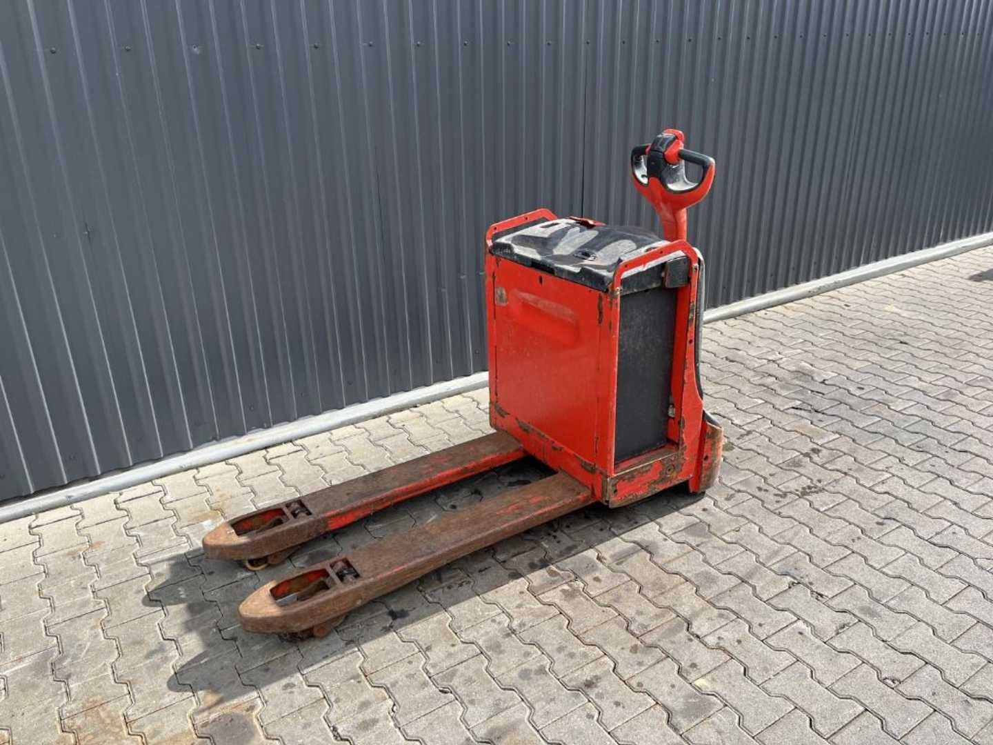Wózki widłowe używane LINDE T18 ELEKTRO NIEDERHUBWAGENDEICHSEL (13069227)
