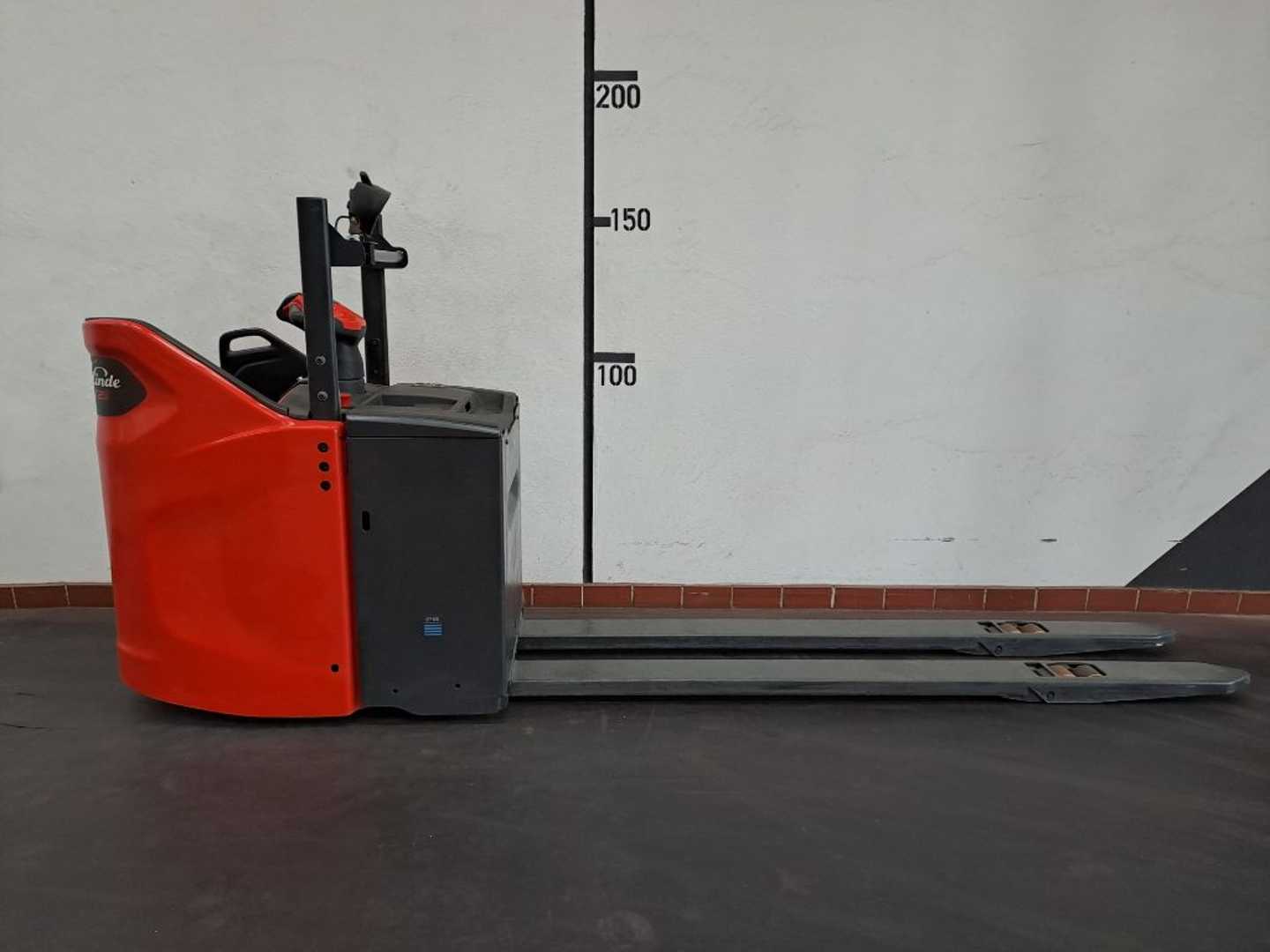Wózki widłowe używane LINDE T25 SP : 2.5t(1156-00) ELEKTRO NIEDERHUBWAGENFAHRERSTAND (13060987)
