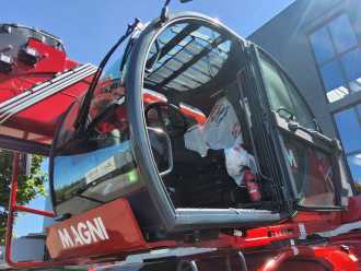 Wózki widłowe używane MAGNI RTH 8.35 DIESEL TELESKOPARMSTAPLER (13056837)