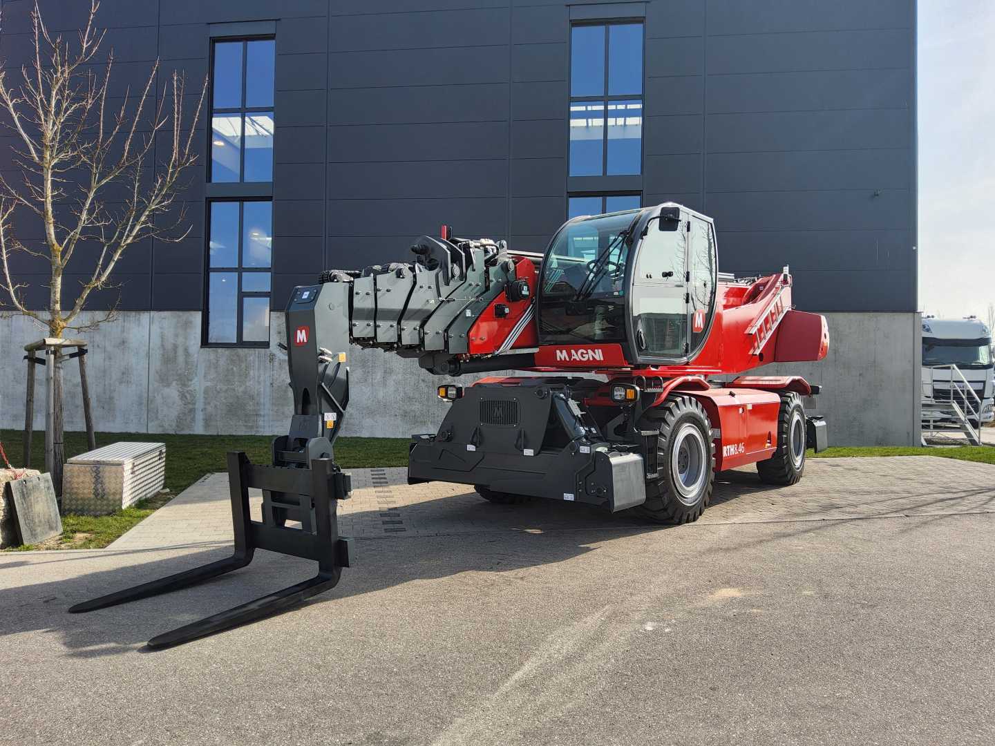 Wózki widłowe używane MAGNI RTH 8.46 DIESEL TELESKOPARMSTAPLER (13056825)