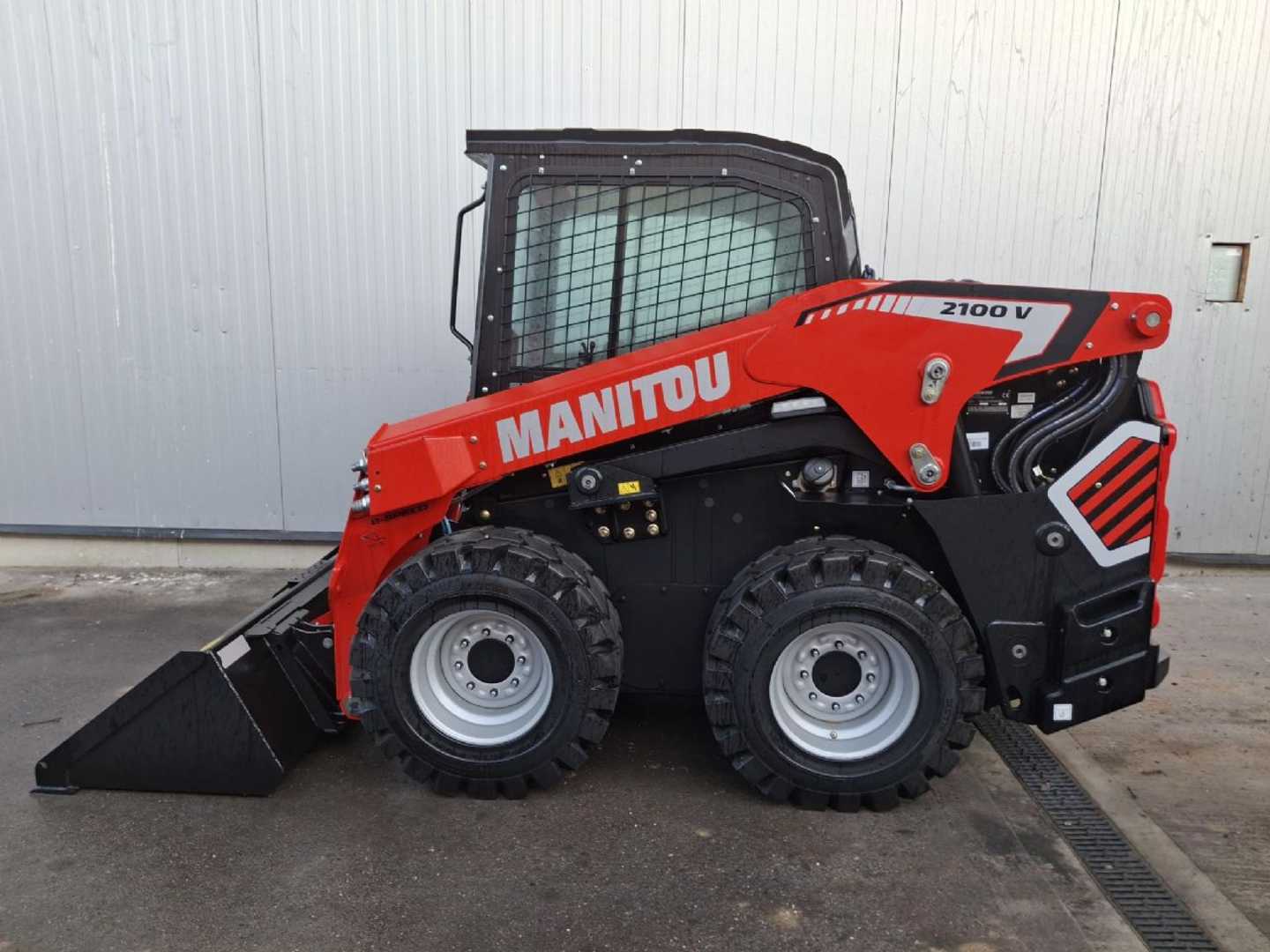 Wózki widłowe używane MANITOU 2100V DIESEL WEITERE (13056886)
