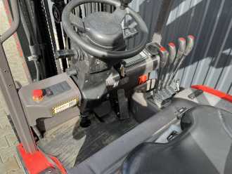 Wózki widłowe używane MANITOU ME320 ELEKTRO DREIRADFRONTSTAPLER (12979741)