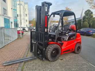 Wózki widłowe używane MANITOU MI 35 Gas Triplex GAS VIERRADFRONTSTAPLER (12998638)