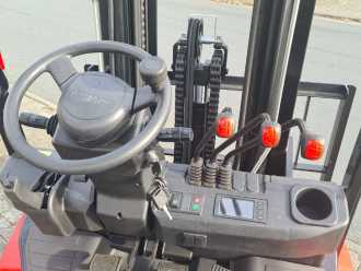 Wózki widłowe używane MANITOU MI 35 Gas Triplex GAS VIERRADFRONTSTAPLER (12998638)