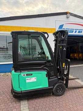 Wózki widłowe używane MITSUBISHI FB18ACNT ELEKTRO DREIRADFRONTSTAPLER (13066405) backdrop