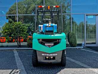 Wózki widłowe używane MITSUBISHI FG30N GAS VIERRADFRONTSTAPLER (13005107)