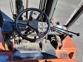 Wózki widłowe używane NISSAN DF05A79V DIESEL VIERRADFRONTSTAPLER (13037912)