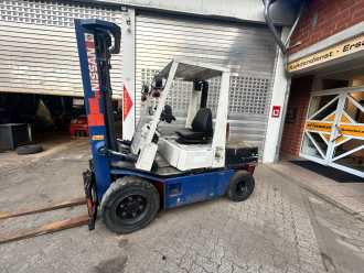 Wózki widłowe używane NISSAN EGH02F30U DIESEL VIERRADFRONTSTAPLER (13072185) backdrop
