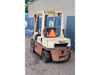 Wózki widłowe używane NISSAN EH02A25 DIESEL VIERRADFRONTSTAPLER (13062982)