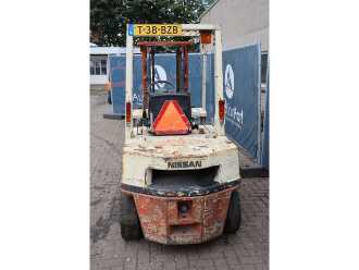 Wózki widłowe używane NISSAN EH02A25 DIESEL VIERRADFRONTSTAPLER (13062982)