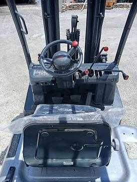 Wózki widłowe używane NISSAN FD30 DIESEL VIERRADFRONTSTAPLER (13051301)