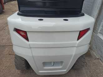 Wózki widłowe używane NISSAN HX40 ELEKTRO VIERRADFRONTSTAPLER (13040210)