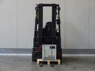 Wózki widłowe używane NISSAN S1N1L13Q - TRIPLEX ELEKTRO DREIRADFRONTSTAPLER (13041405)