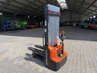 Wózki widłowe używane NOBLE SWB 130 D ELEKTRO HOCHHUBWAGENDEICHSEL (13058732) backdrop