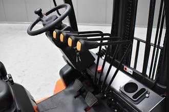 Wózki widłowe używane NOBLELIFT CPCD25 3300 DIESEL VIERRADFRONTSTAPLER (13072860)