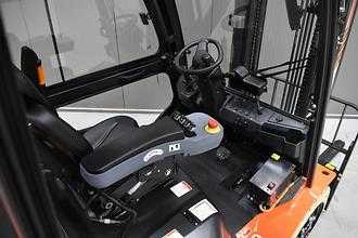 Wózki widłowe używane NOBLELIFT FE4P38P 3300 ELEKTRO VIERRADFRONTSTAPLER (13072894)