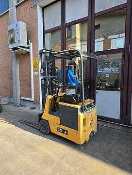 Wózki widłowe używane OM E8 ELEKTRO DREIRADFRONTSTAPLER (13056810)