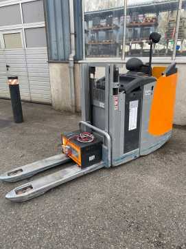Wózki widłowe używane STILL EXD-S20_BATT.25 ELEKTRO HOCHHUBWAGENFAHRERSTAND (13034445) backdrop