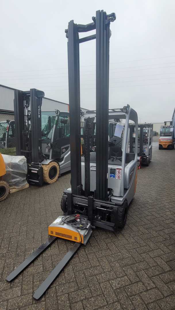 Wózki widłowe używane STILL RX20-18 ELEKTRO DREIRADFRONTSTAPLER (13005204)