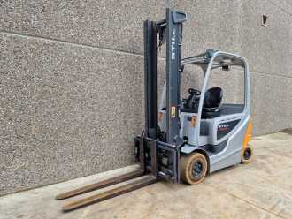 Wózki widłowe używane STILL RX60-30 ELEKTRO VIERRADFRONTSTAPLER (13070288) backdrop