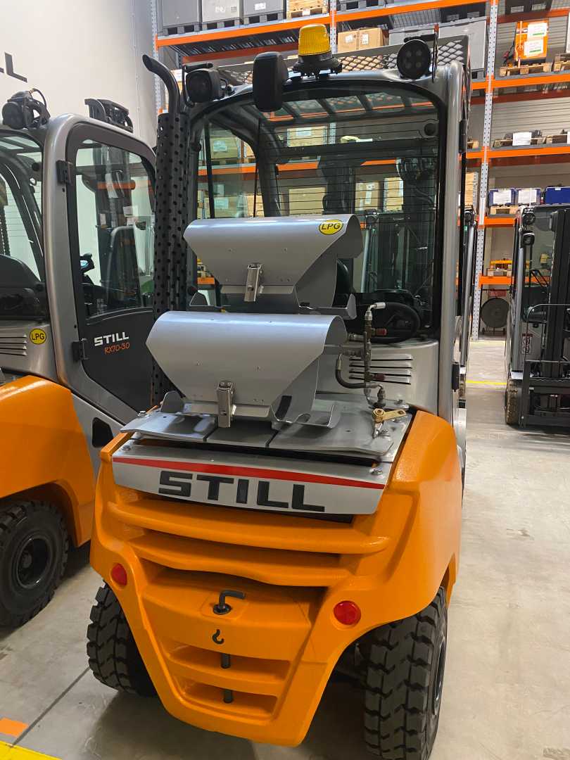 Wózki widłowe używane STILL RX70-30T GAS VIERRADFRONTSTAPLER (13058379)