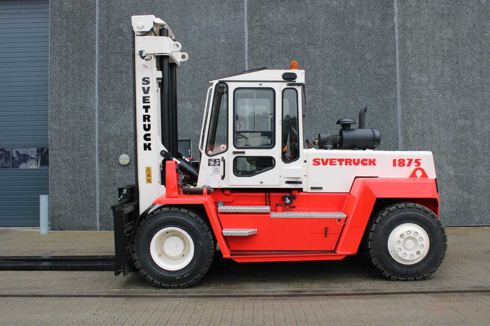Wózki widłowe używane SVETRUCK 1875-33 DIESEL VIERRADFRONTSTAPLER (12794552)