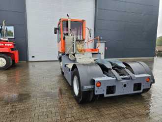 Wózki widłowe używane TERBERG YT182 DIESEL SCHLEPPER (12975292)