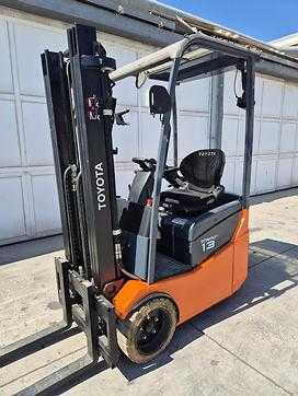 Wózki widłowe używane TOYOTA 7FBEST13 ELEKTRO DREIRADFRONTSTAPLER (13012007)