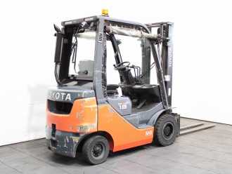 Wózki widłowe używane TOYOTA 42-8 FDF 18 DIESEL VIERRADFRONTSTAPLER (13064716)