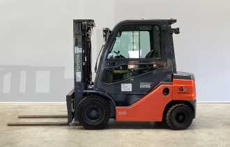 Wózki widłowe używane TOYOTA 56-8FD25F DIESEL VIERRADFRONTSTAPLER (13071767)